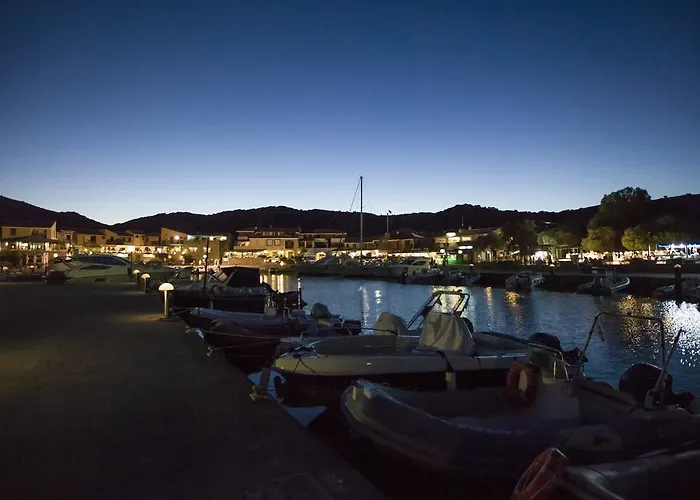 Aparthotel Oasi Anfiteatro 3*